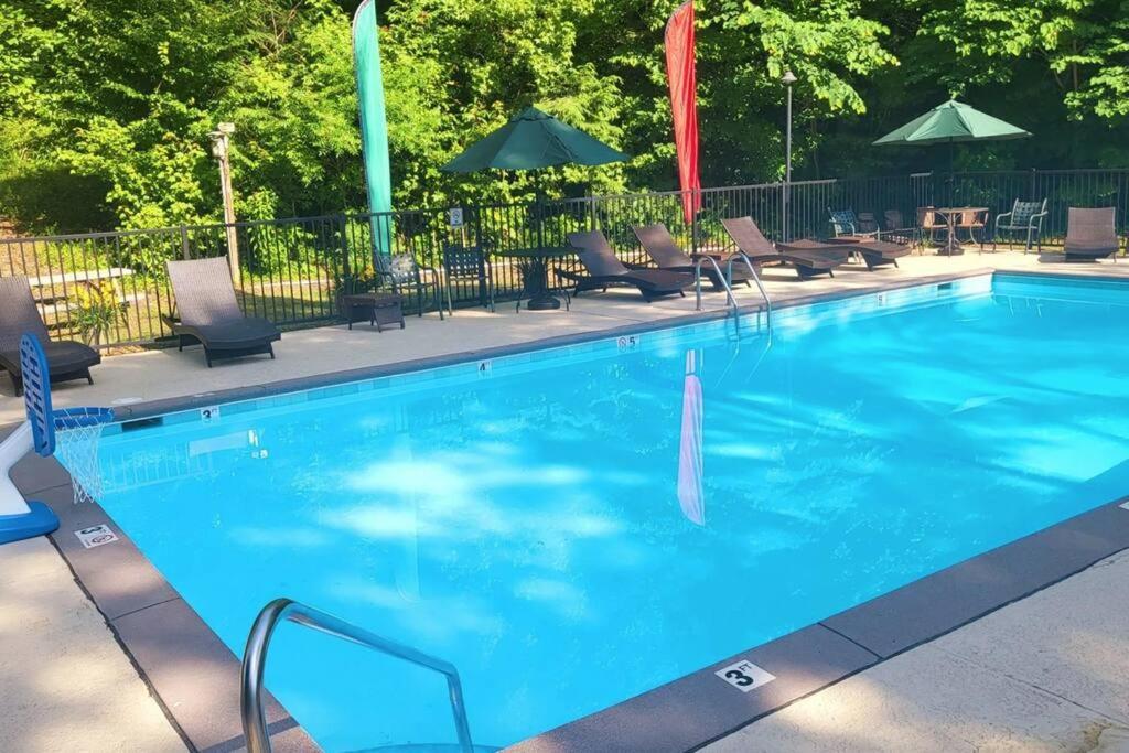 Luxe Retreat - June Sale! - Easy Drive - Xl Swim Spa - Award Winning! Sevierville Luaran gambar