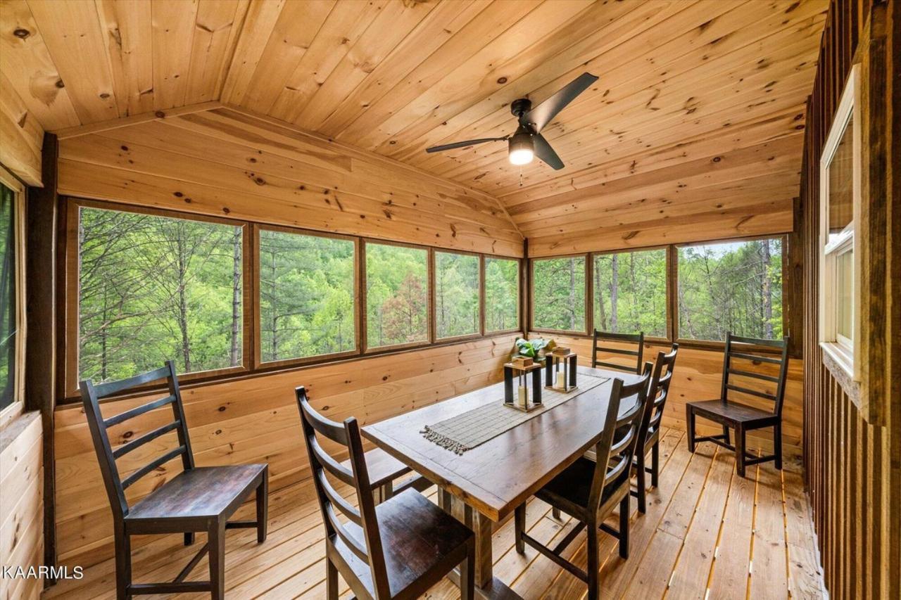Luxe Retreat - June Sale! - Easy Drive - Xl Swim Spa - Award Winning! Sevierville Luaran gambar