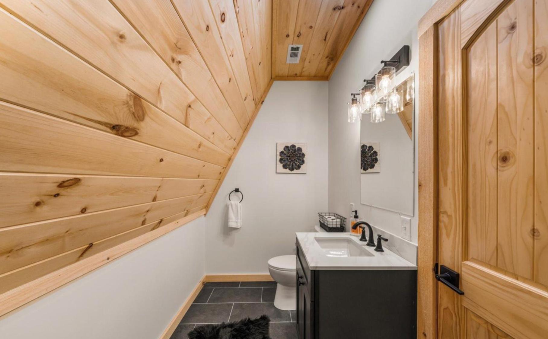 Luxe Retreat - June Sale! - Easy Drive - Xl Swim Spa - Award Winning! Sevierville Luaran gambar